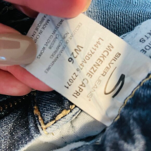 Womens Silver Capri Jeans Suki Distressed Blue Wash Size 26 - Picture 5 of 8